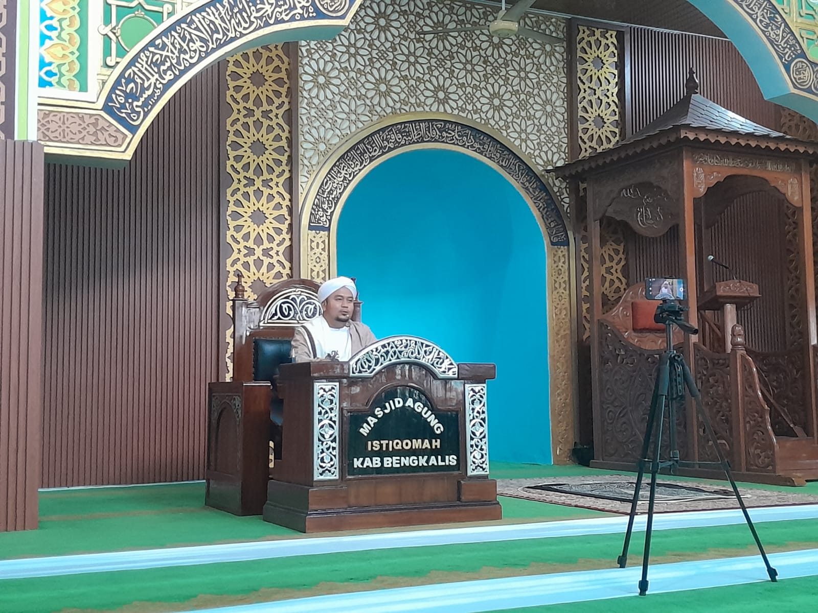 Jalankan Program Pengabdian, Mahasiswa Pascasarjana PAI IAITF Dumai Ceramah Zuhur di Masjid Agung Istiqomah Bengkalis